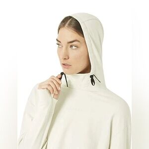 Oakley Cream Hoodie cropped with cutout in back